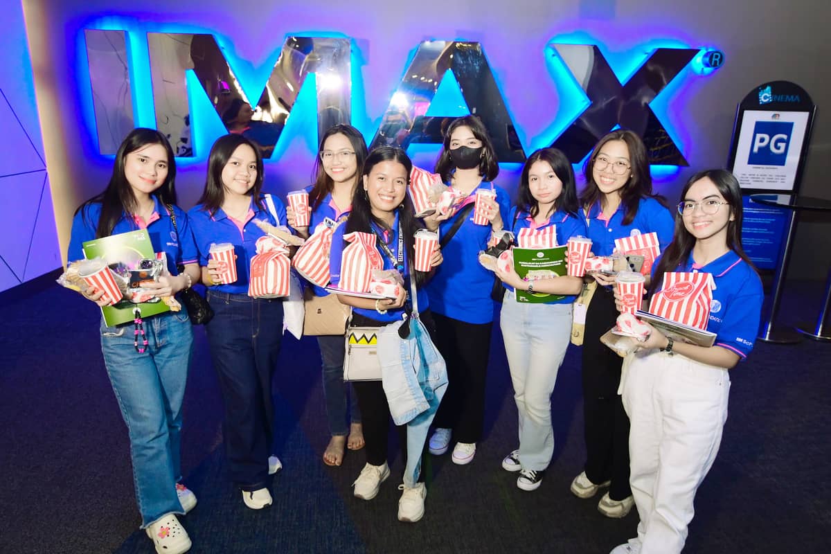 Enabling a balanced student life, the scholars from NCR recharge with a movie screening at the Mall of Asia.